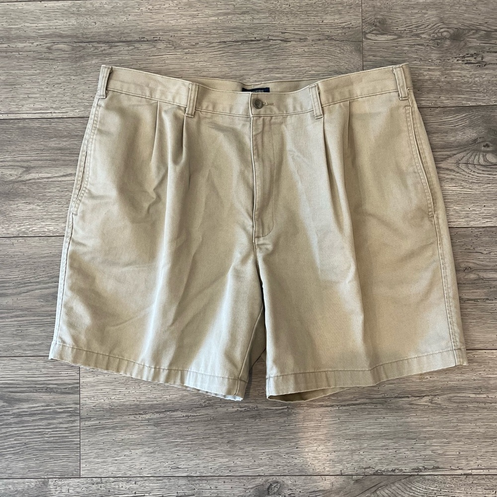 Dockers Men’s Pleated Khaki Flat Front Shorts 7” Inseam 40W 4 Pockets Golf
